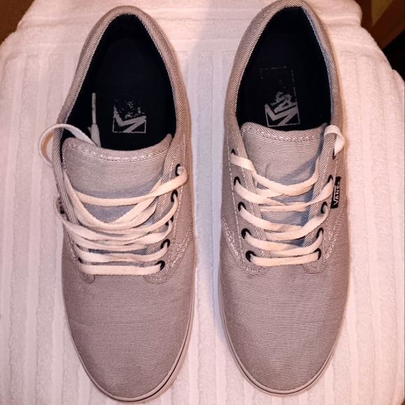 Women's Vans Black and White (Size 9) - Picture 7 of 16